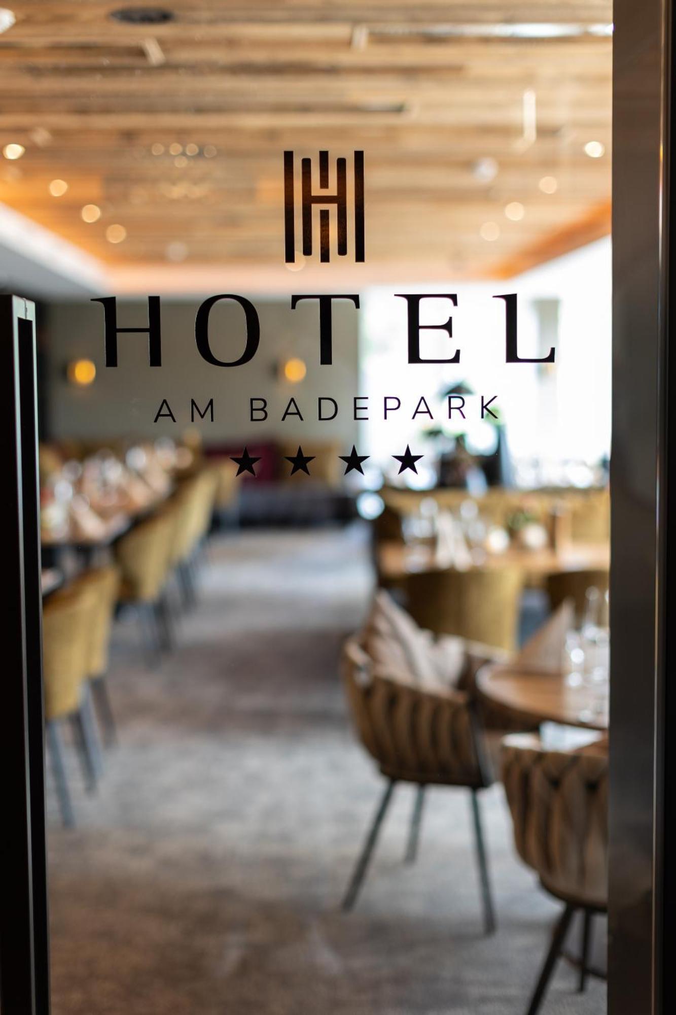 Hotel Am Badepark Bad Zwischenahn Exterior photo